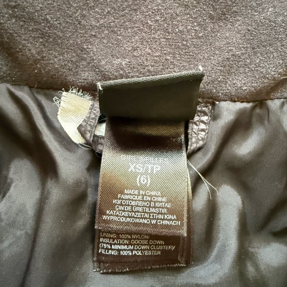 The North Face Girls Hooded Black Puffer 550 Goose Down Jacket - Picture 5 of 9